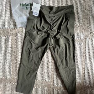 HALARA Grass Grey Green Leggings